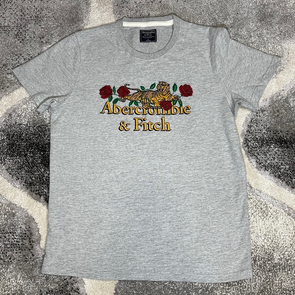 Abercrombie & Fitch T-shirt